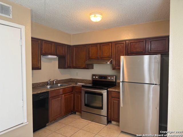 10531 Starcrest Property Photo 8