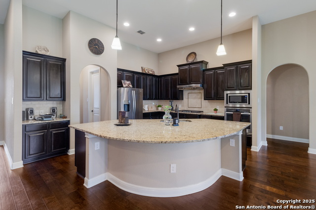 364 Stone Trail Property Photo 4