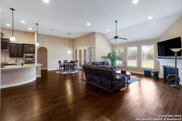364 Stone Trail Property Photo 9