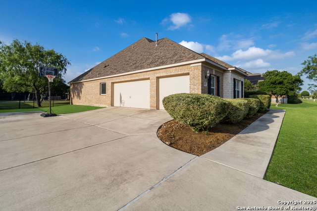 364 Stone Trail Property Photo 15
