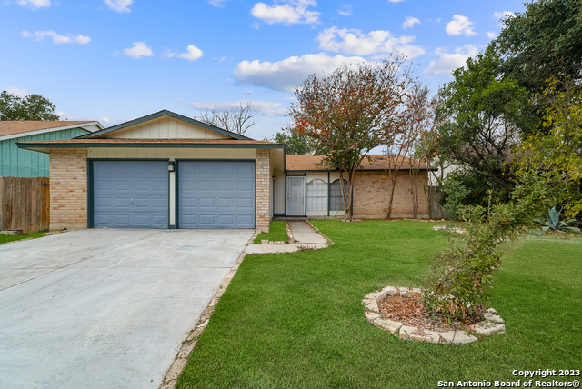 8227 BOWENS CROSSING ST Property Photo 1