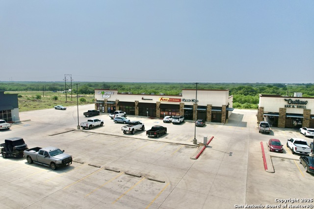 2128 W Oaklawn Property Photo 1