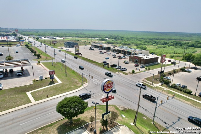 2128 W Oaklawn Property Photo 5