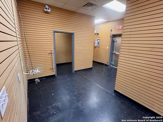 2128 W Oaklawn Property Photo 12