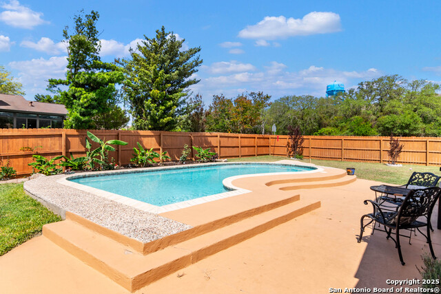 13635 Oak Breeze Property Photo 1