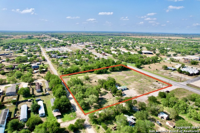 613 Maple Property Photo 3