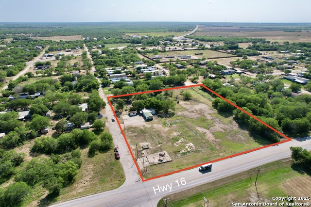 613 Maple Property Photo 4