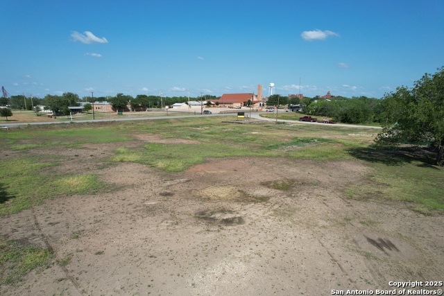 613 Maple Property Photo 5