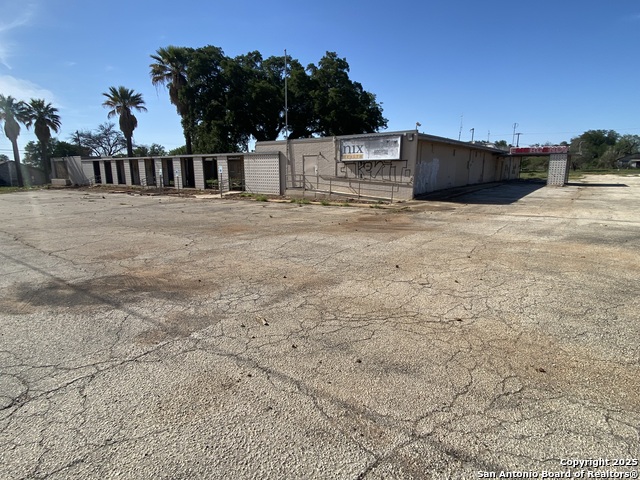 230 W Miller Property Photo 2