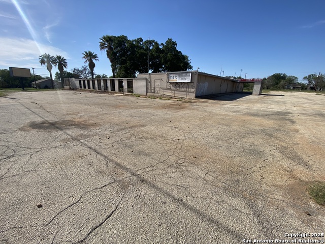 230 W Miller Property Photo 3