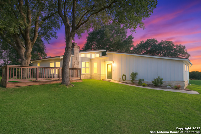 222 Valley Oak Property Photo 1