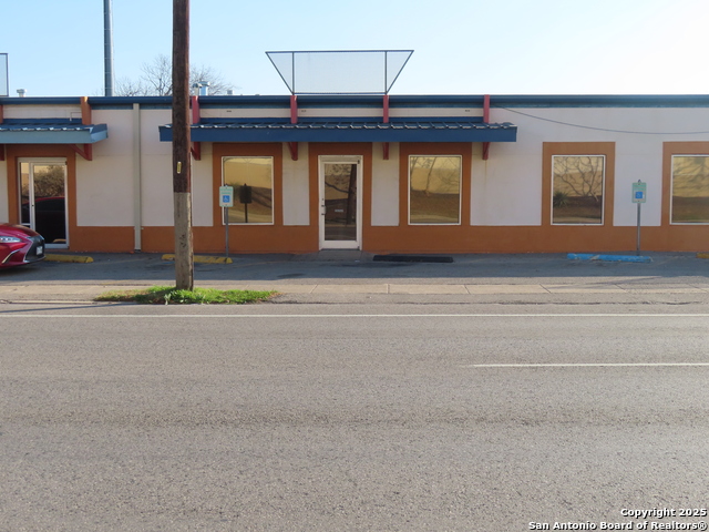 2614 W Commerce Property Photo 1