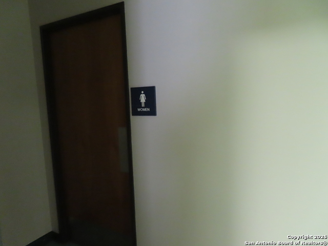 2614 W Commerce Property Photo 5