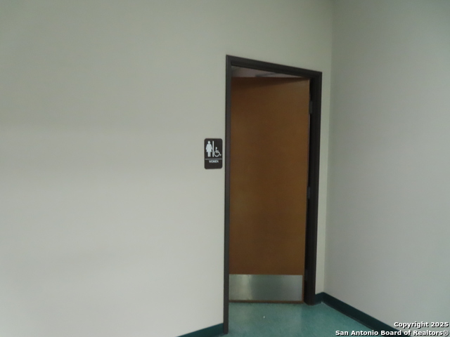 2614 W Commerce Property Photo 6