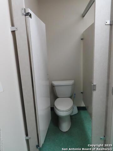 2614 W Commerce Property Photo 8