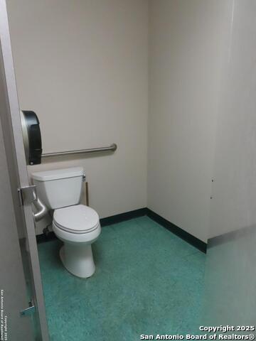 2614 W Commerce Property Photo 2