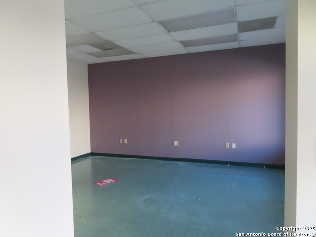 2614 W Commerce Property Photo 7