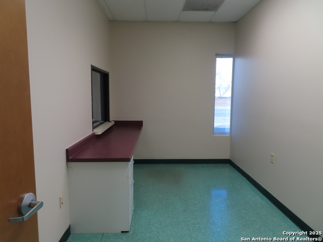 2614 W Commerce Property Photo 10