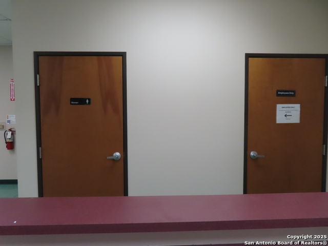 2614 W Commerce Property Photo 11