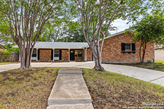 371 Pike Rd Property Photo 1