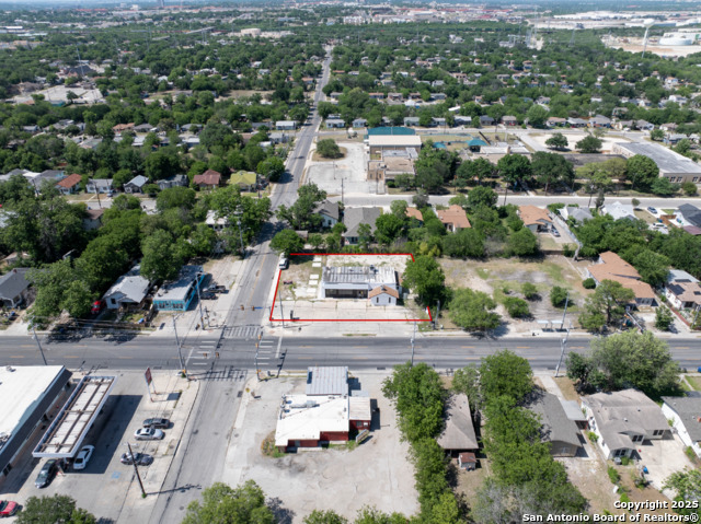 2803 E Houston Property Photo