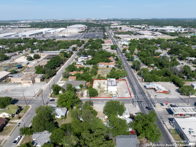 2803 E Houston Property Photo 7