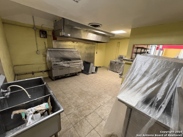 2803 E Houston Property Photo 13