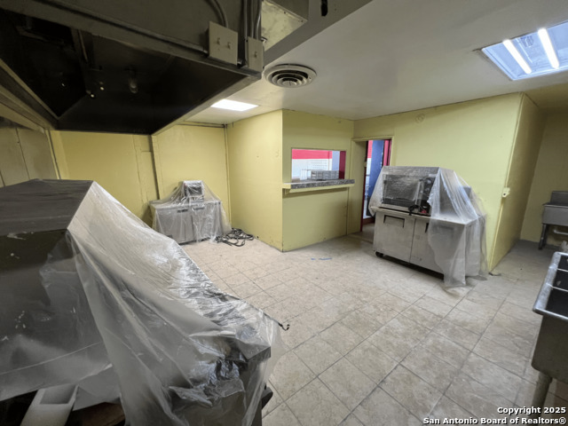 2803 E Houston Property Photo 14