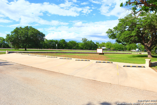 310 Pfeil Property Photo 4