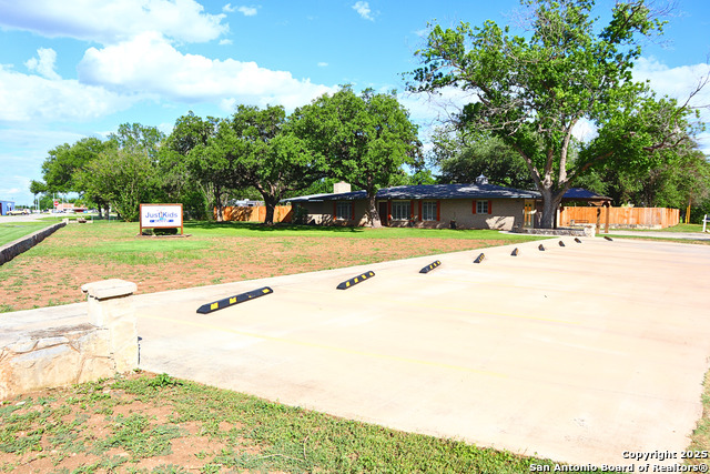 310 Pfeil Property Photo 5