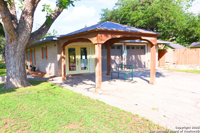 310 Pfeil Property Photo 6