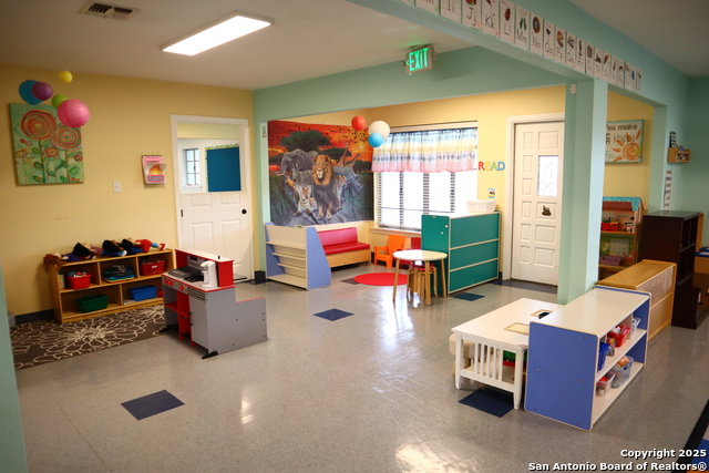 310 Pfeil Property Photo 10