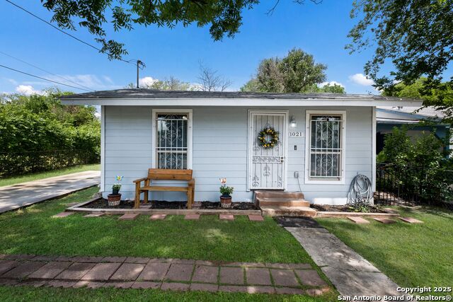 1021 Madrid St Property Photo 1