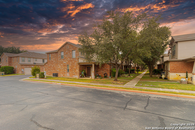 2547 Grayson Property Photo 1