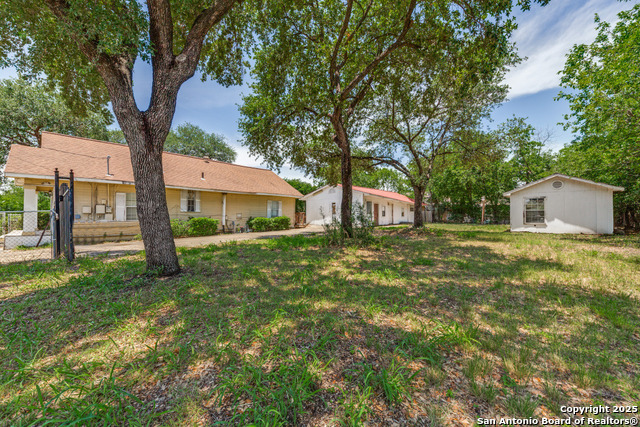 3311 W Commerce St Property Photo 1