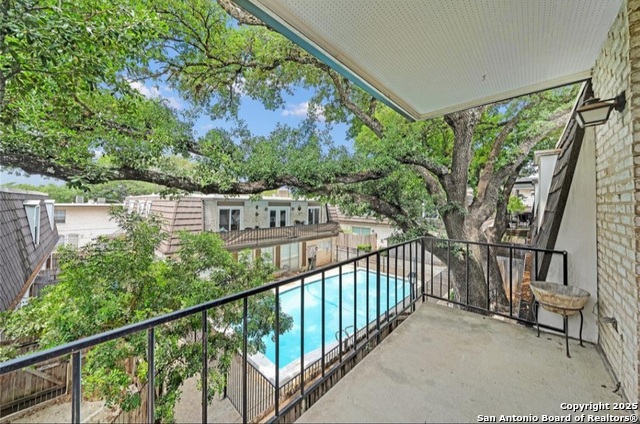 8038 Broadway Property Photo 1