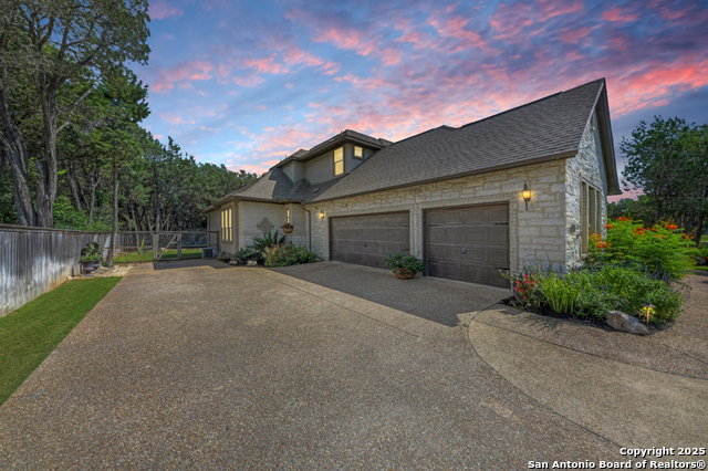 948 Woodland Oaks Property Photo 5