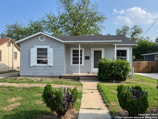 2108 Fresno Property Photo 1