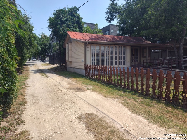 311 Howard Property Photo 9