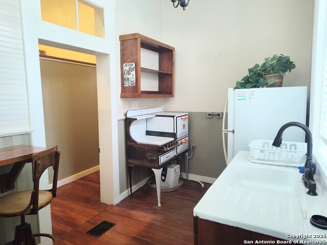 311 Howard Property Photo 17