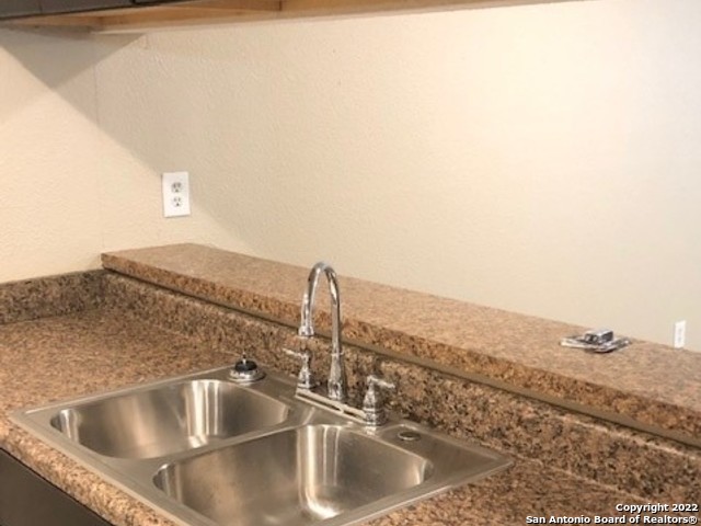 550 Dukeway Property Photo 2