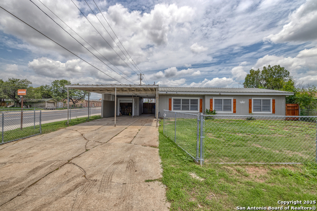 803 E Edwards Property Photo 1