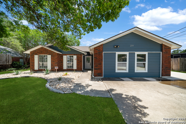 209 S Main Property Photo 4