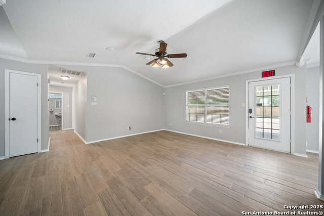 209 S Main Property Photo 9