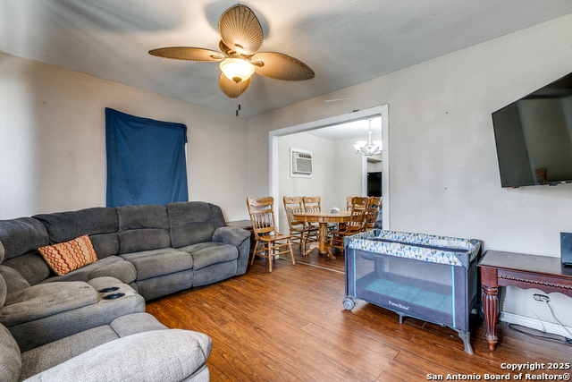 326 Balboa Ave Property Photo 9