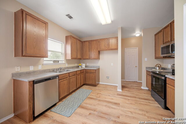 9026 Foxgrove Way Property Photo 7