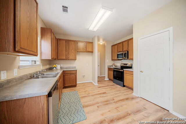 9026 Foxgrove Way Property Photo 8