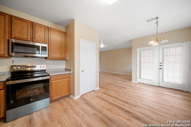 9026 Foxgrove Way Property Photo 9