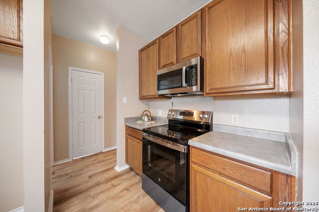 9026 Foxgrove Way Property Photo 11