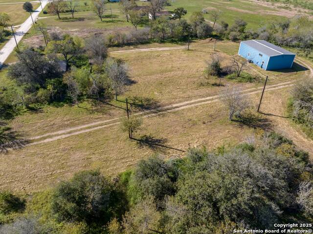 304 E 9th Property Photo 1